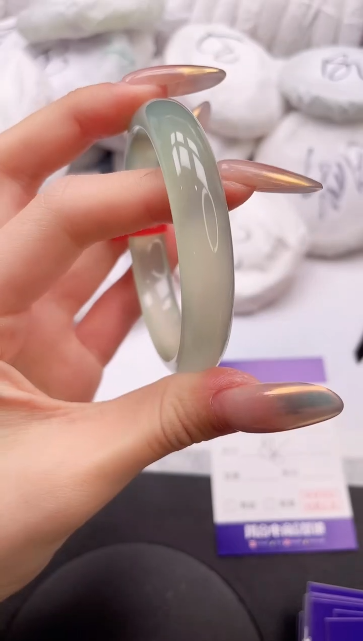 【闪购商品】石英质玉手镯未镶嵌30K321-54