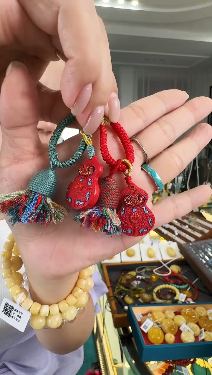 天然辰砂精致的钥匙扣多样性随机发一