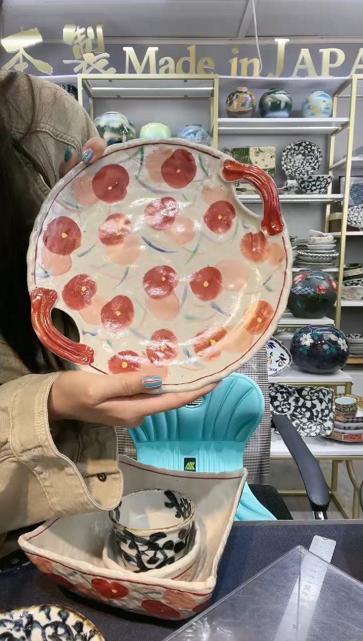 瓷红绘花双耳大盘一只