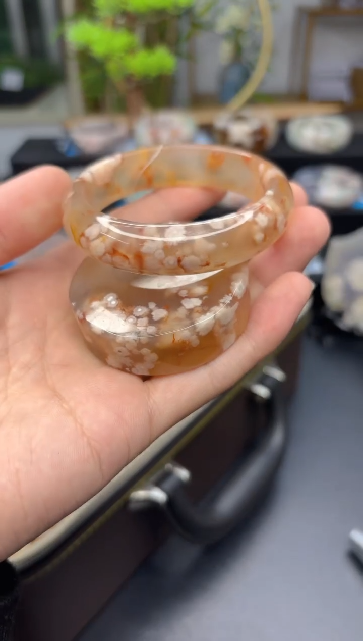 【闪购商品】石英质玉手镯未镶嵌C219(56圈赠送镯心)