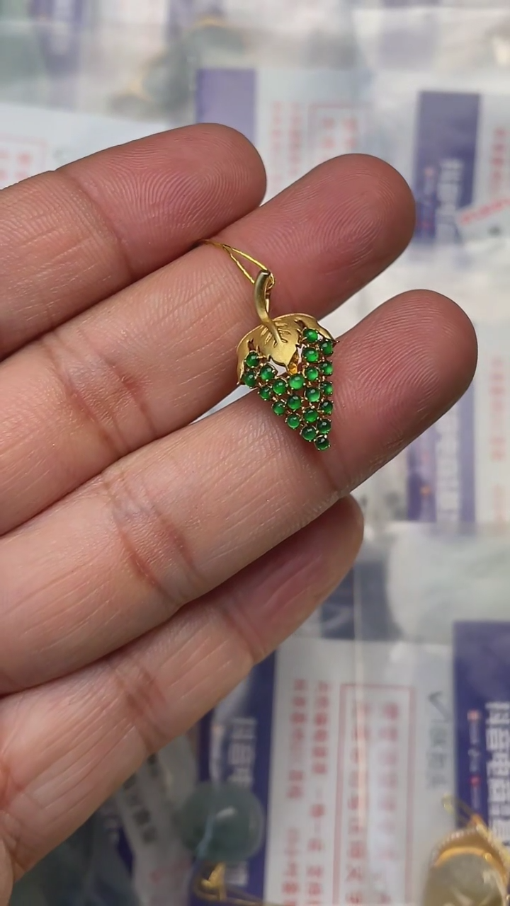 【闪购商品】翡翠颈饰18K金镶嵌天然缅甸翡翠A货(不含链)