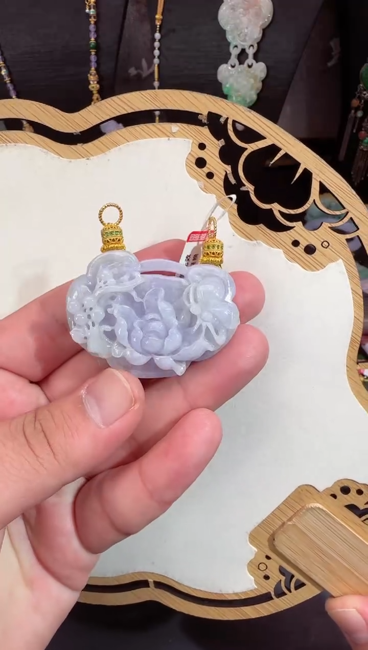 【闪购商品】翡翠颈饰未镶嵌牌子