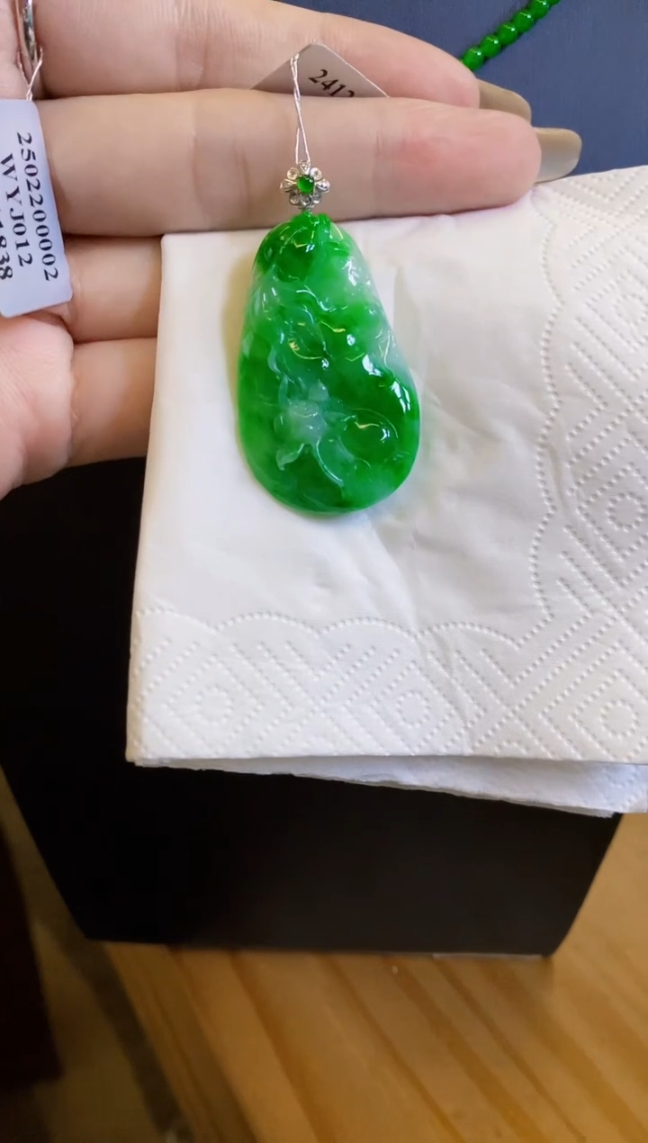 【闪购商品】定制翡翠18K金镶嵌荷叶