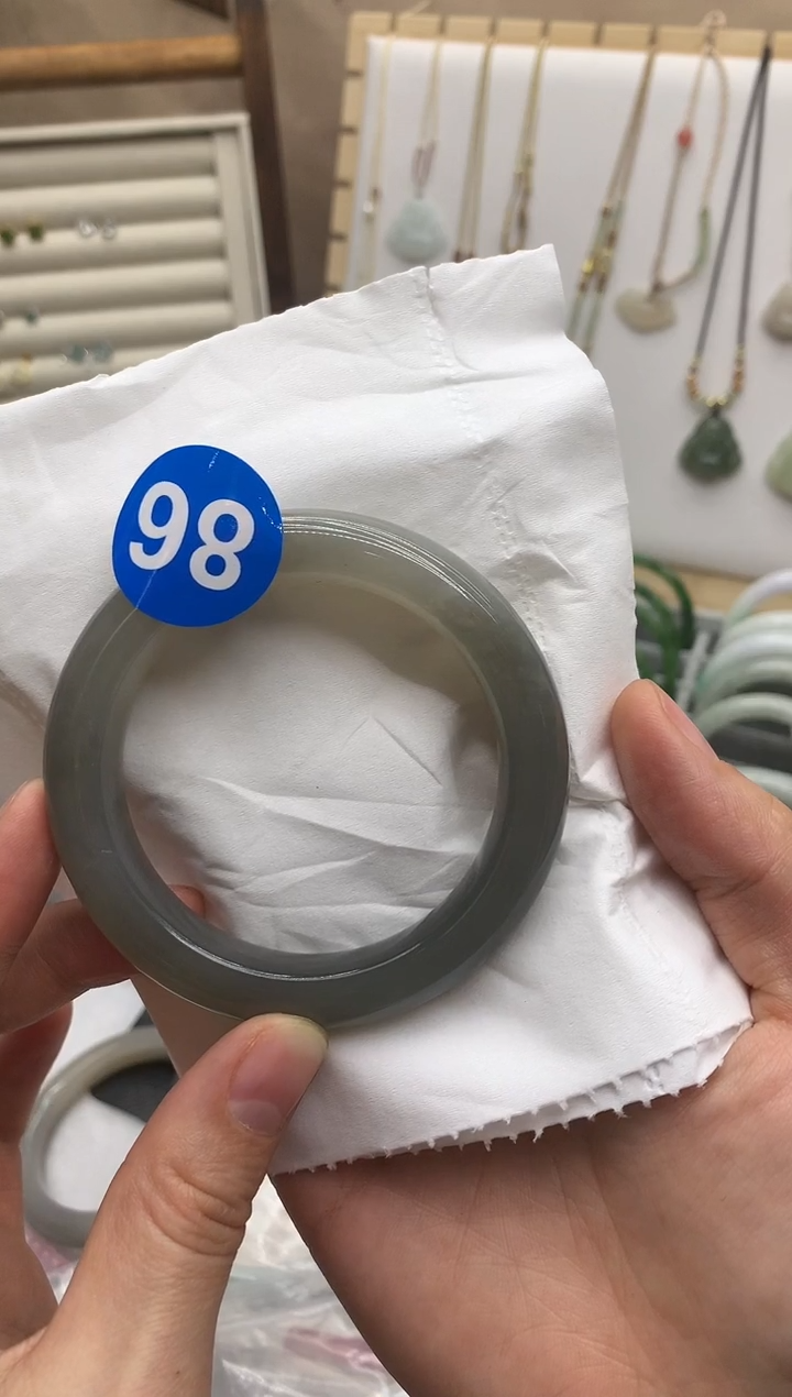 【闪购商品】翡翠手镯未镶嵌手镯3