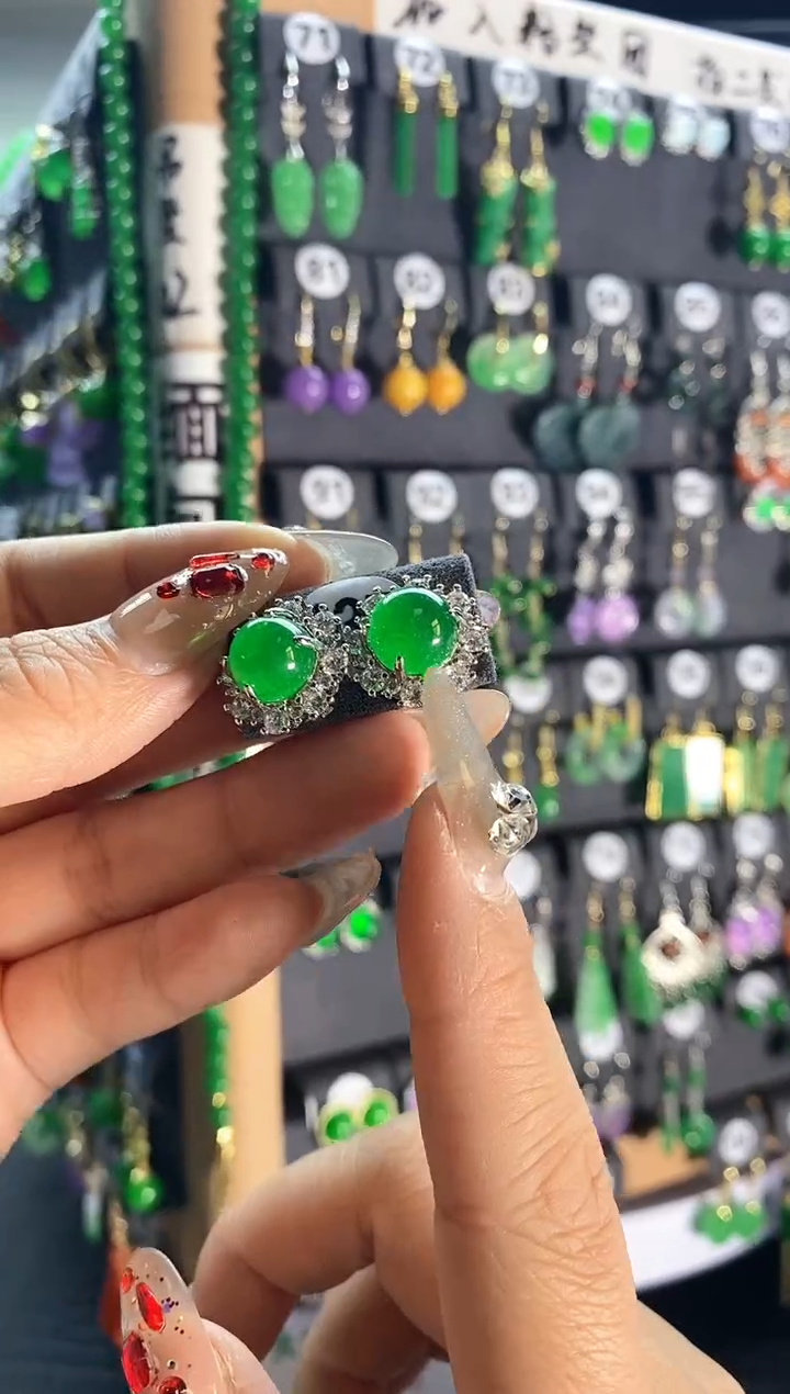 【闪购商品】翡翠耳饰银S925镶嵌135....