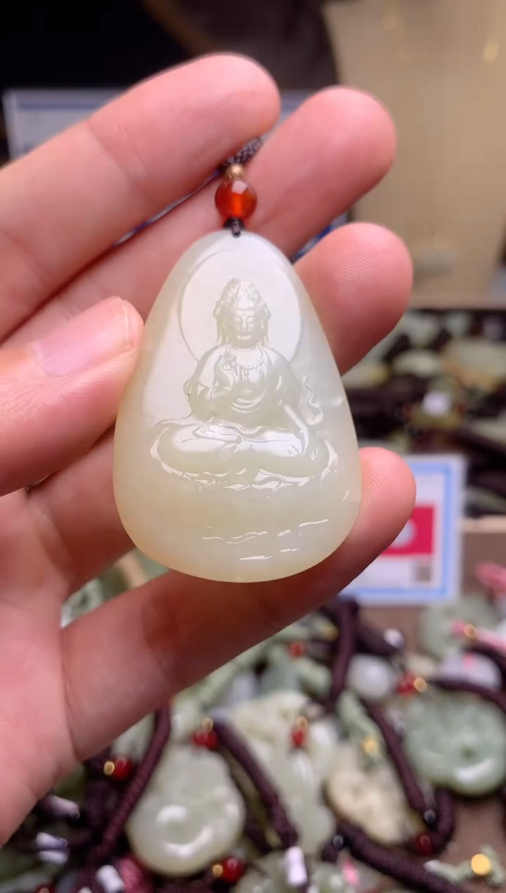 颈饰未镶嵌和田玉1