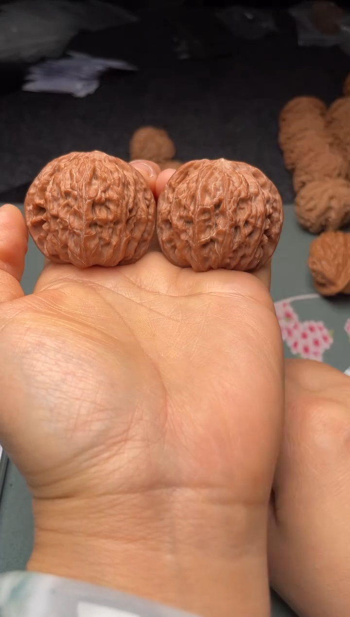 把件文玩核桃w186  磨盘 42尺 磕尖