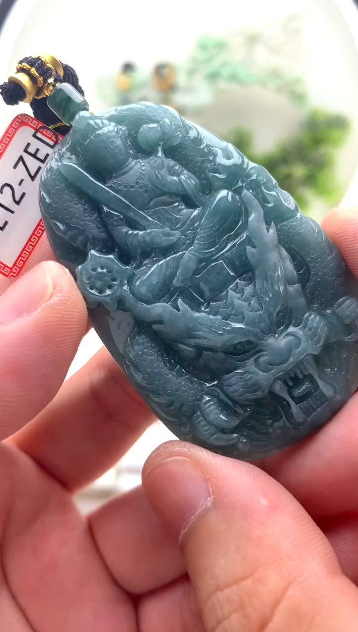 颈饰未镶嵌翡翠虚空藏