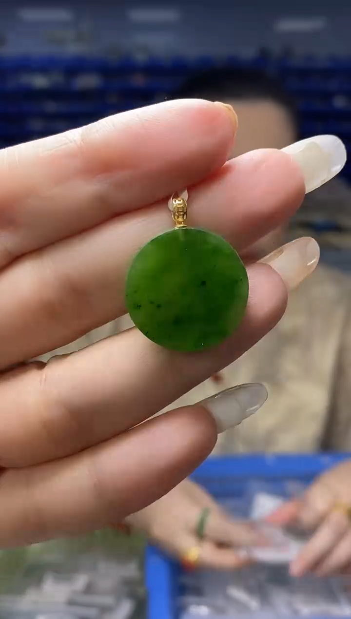 和田玉18K金镶嵌吊坠(不含链)DZ4830