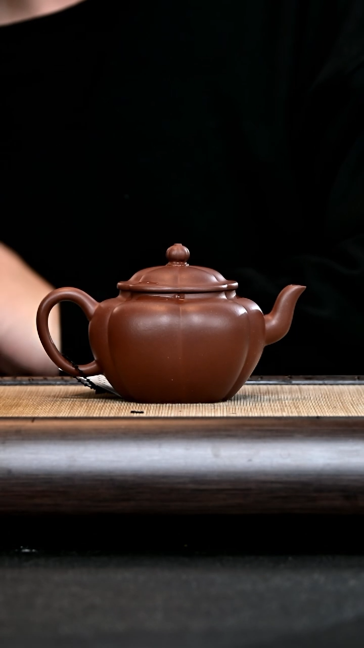 【闪购商品】紫砂茶壶AA11599 全手大彬梅花 红紫泥