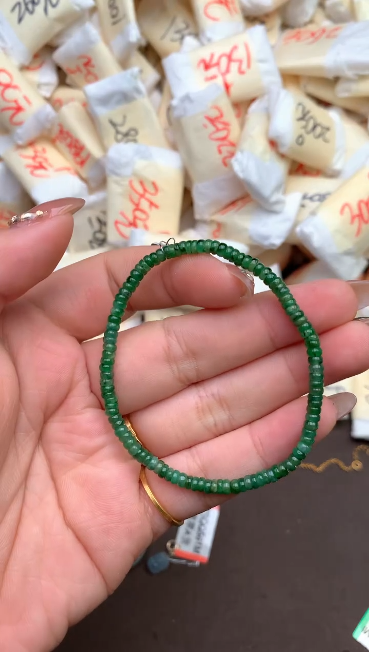 【闪购商品】翡翠手串未镶嵌— 