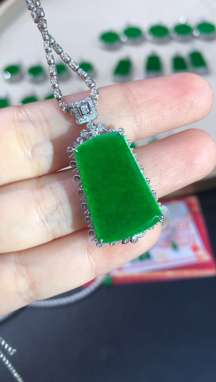 翡翠18K金镶嵌吊坠(不含链)A72|多样性发其一|8800