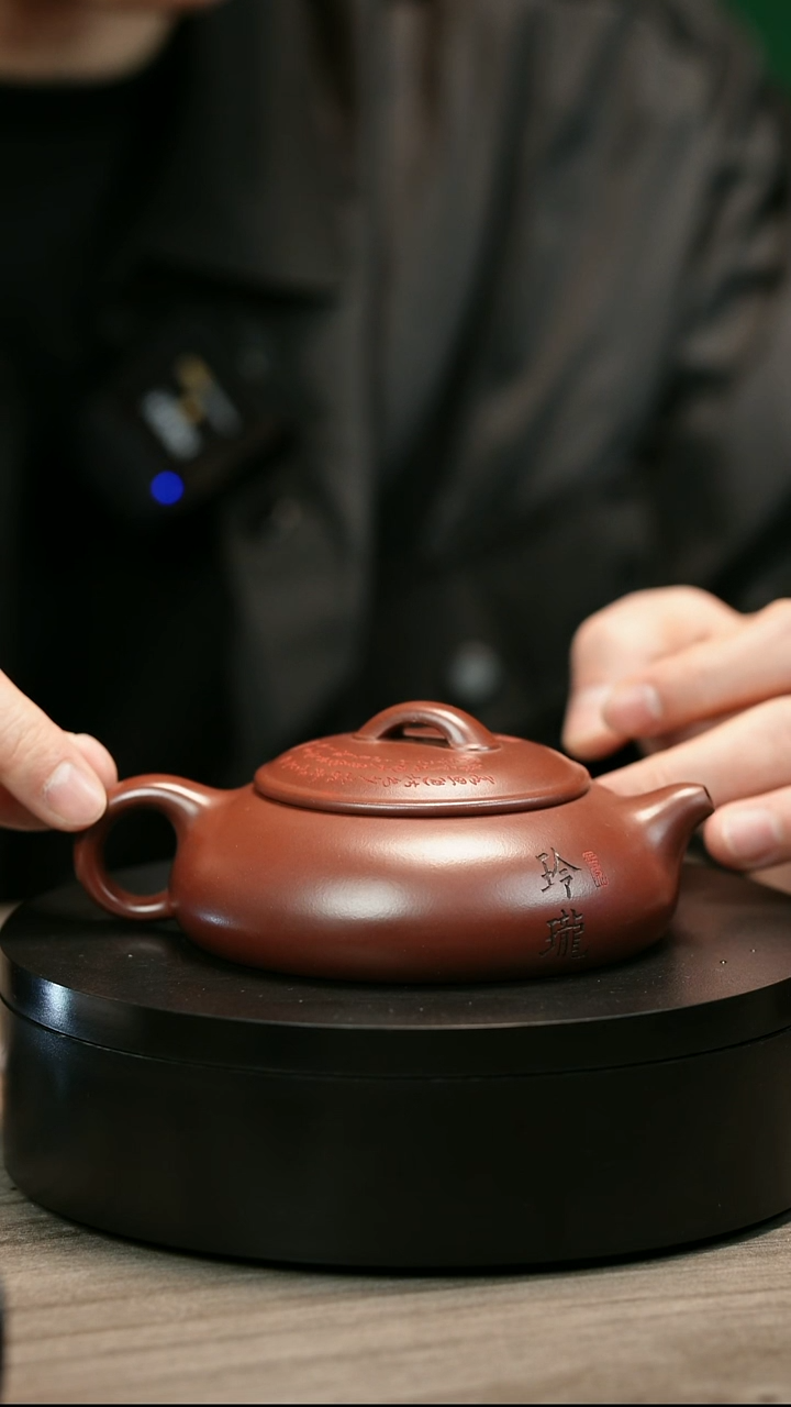 茶壶紫砂無*、H2357李传荣刻绘乳瓢