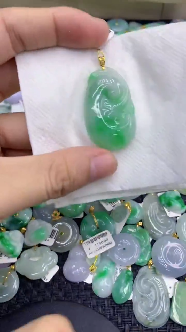 颈饰18K金镶嵌翡翠天然缅甸A货翡翠