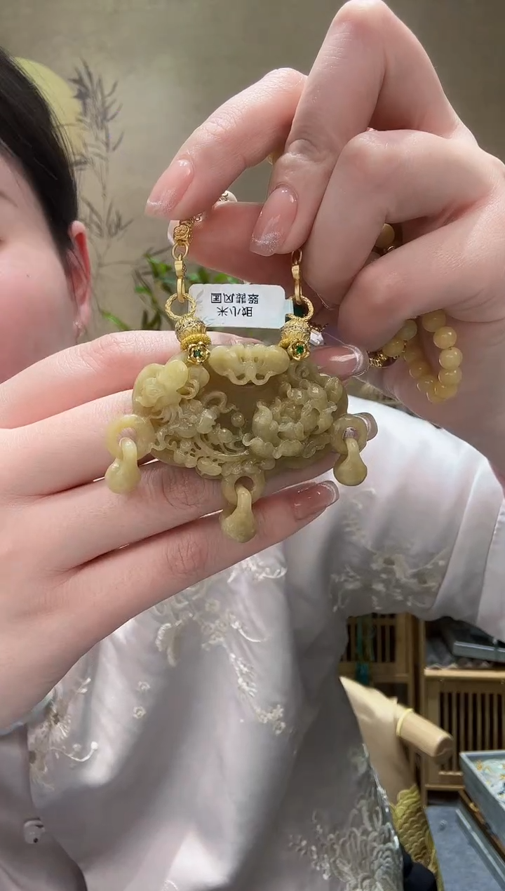 【闪购商品】翡翠颈饰未镶嵌吊坠