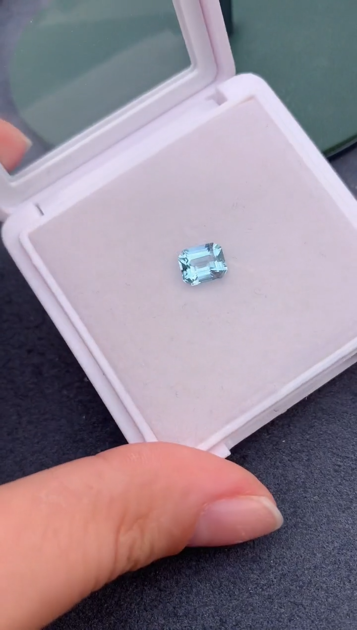 【闪购商品】海蓝宝石裸石未镶嵌1.4ct海蓝宝