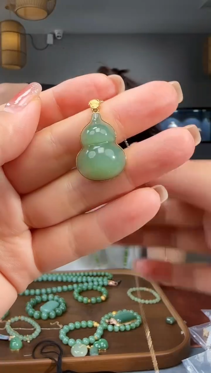 和田玉18K金镶嵌吊坠(不含链)1