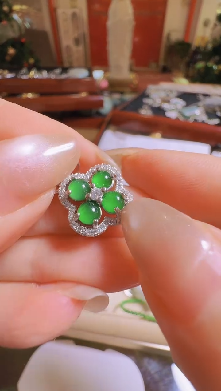 【闪购商品】翡翠吊坠(不含链)未镶嵌翡翠