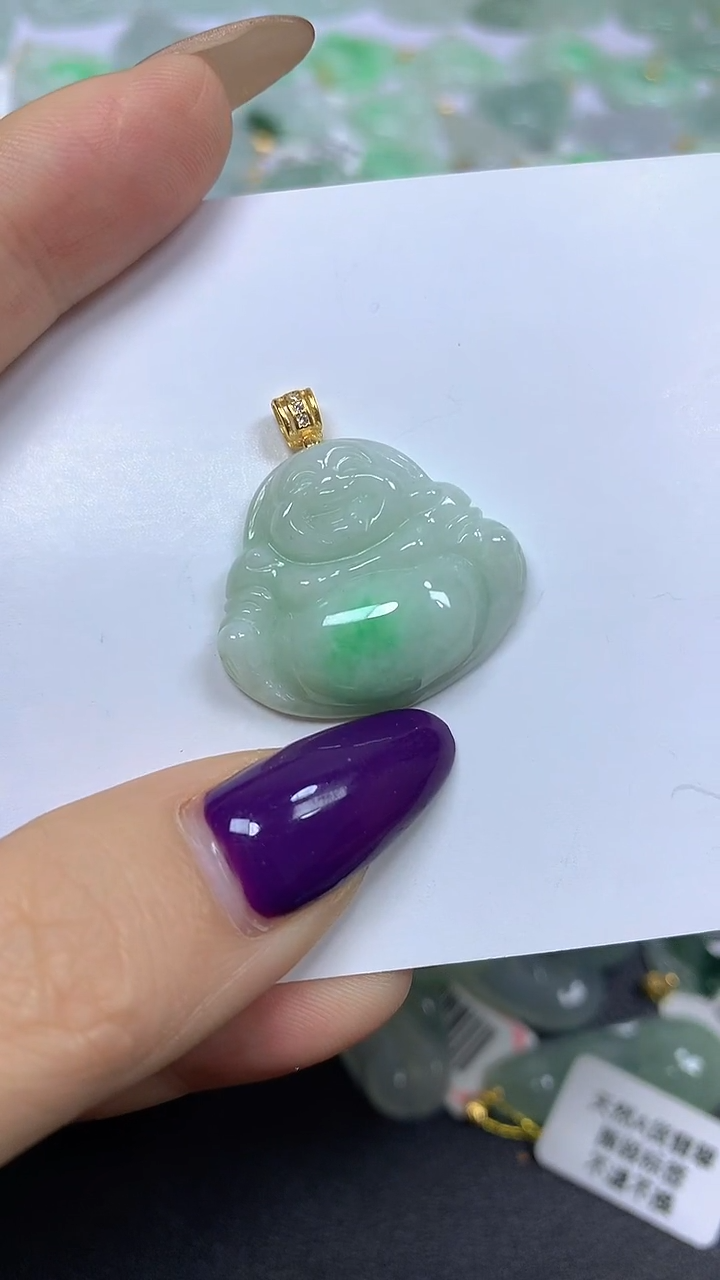 颈饰未镶嵌翡翠 