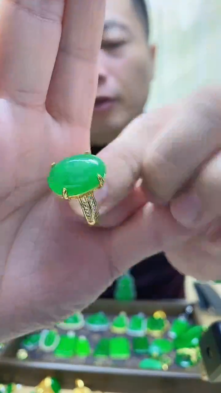 14K金镶嵌戒指翡翠翡翠戒指