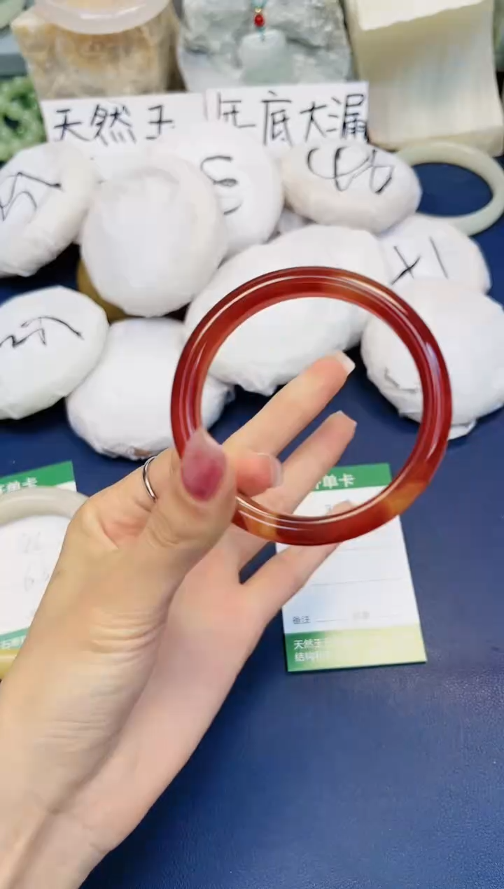 【闪购商品】石英质玉手镯未镶嵌304