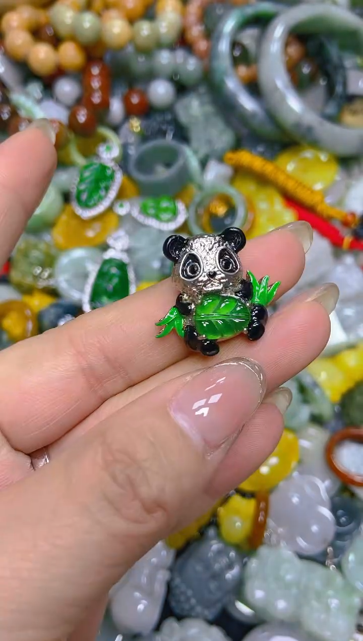 颈饰未镶嵌翡翠/F/翡翠A货，一件也是批发价