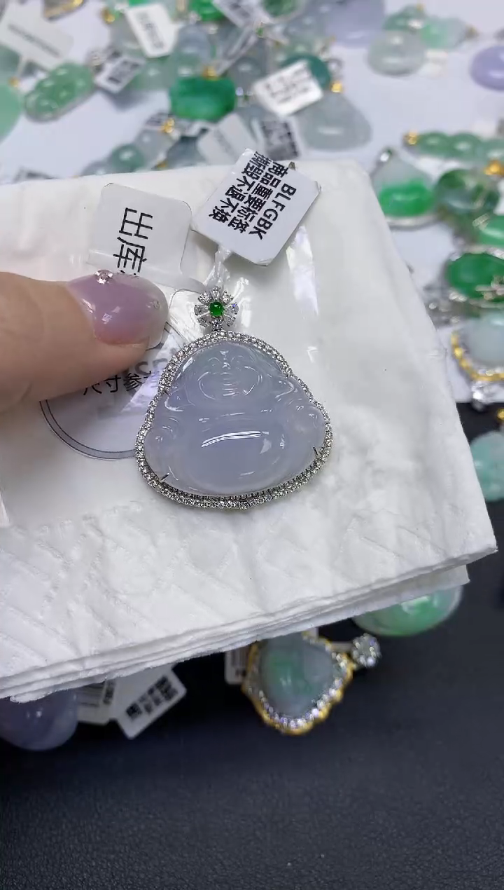 颈饰18K金镶嵌翡翠小*榴天然缅甸翡翠A货百元以上9元证书费自理