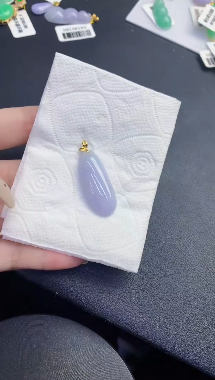 颈饰18K金镶嵌翡翠缅甸天然翡翠A货