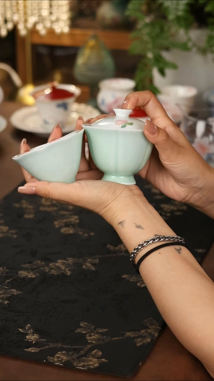 两件套哈哈哈哈哈哈