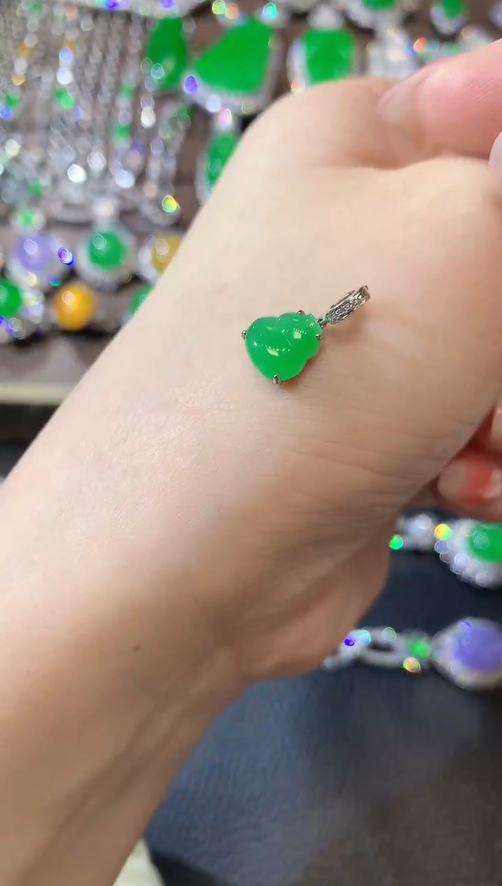 【闪购商品】翡翠吊坠(不含链)18K金镶嵌c7  多样性发货一件