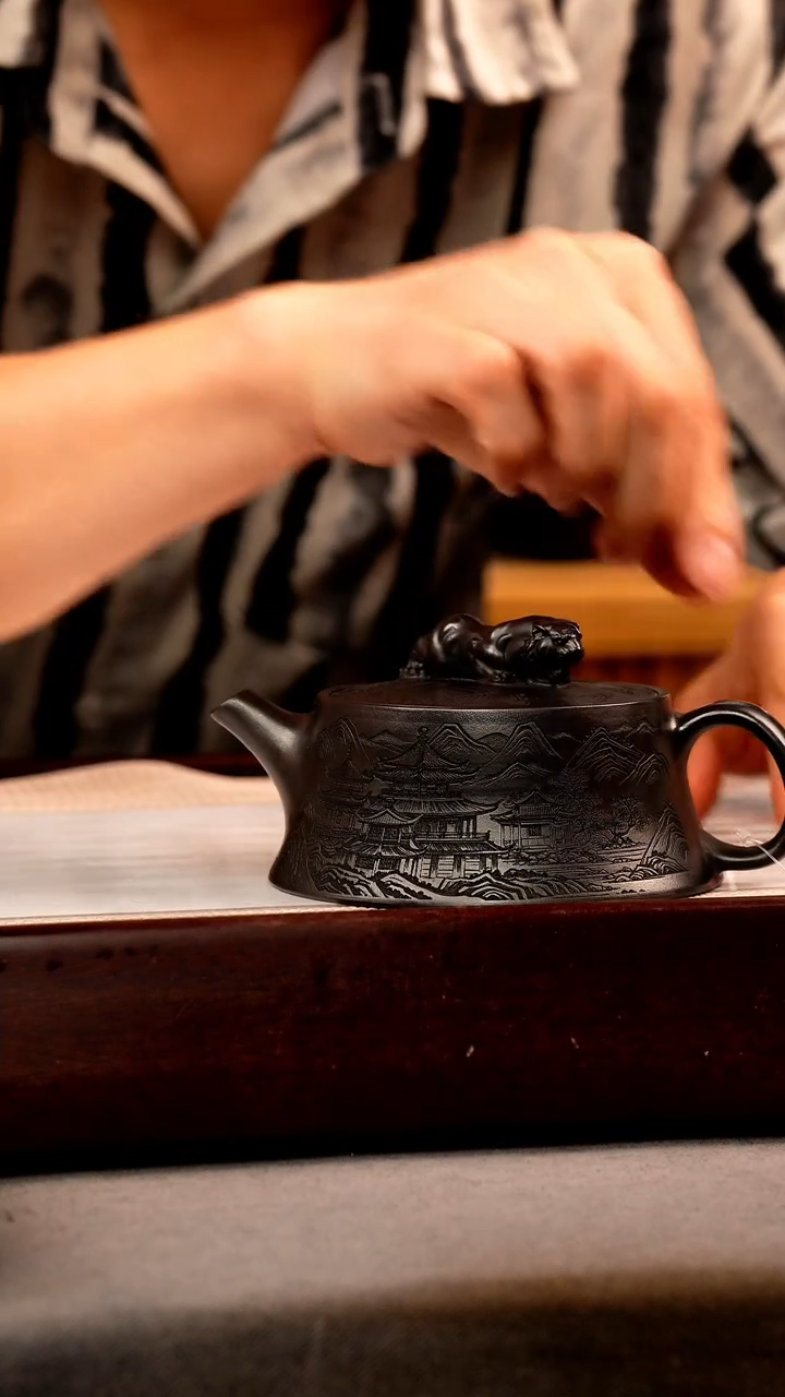 茶壶紫砂石黄 虎钮柱础 刻绘