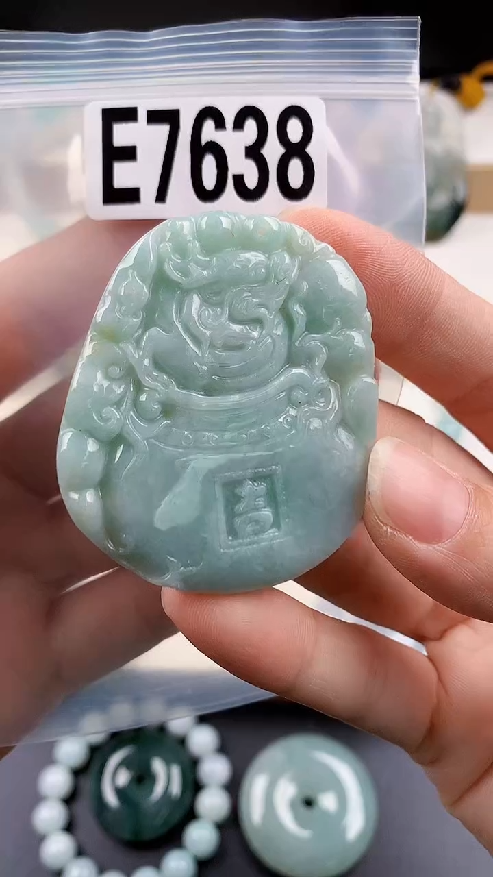 颈饰未镶嵌翡翠天然翡翠吊坠挂件