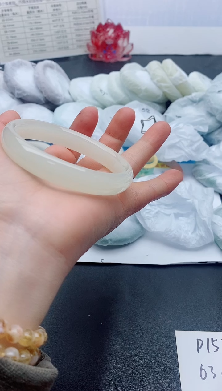 【闪购商品】石英质玉未镶嵌手镯P153-63-64