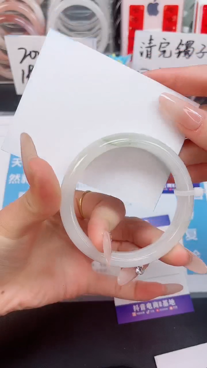 【闪购商品】石英质玉手镯未镶嵌151