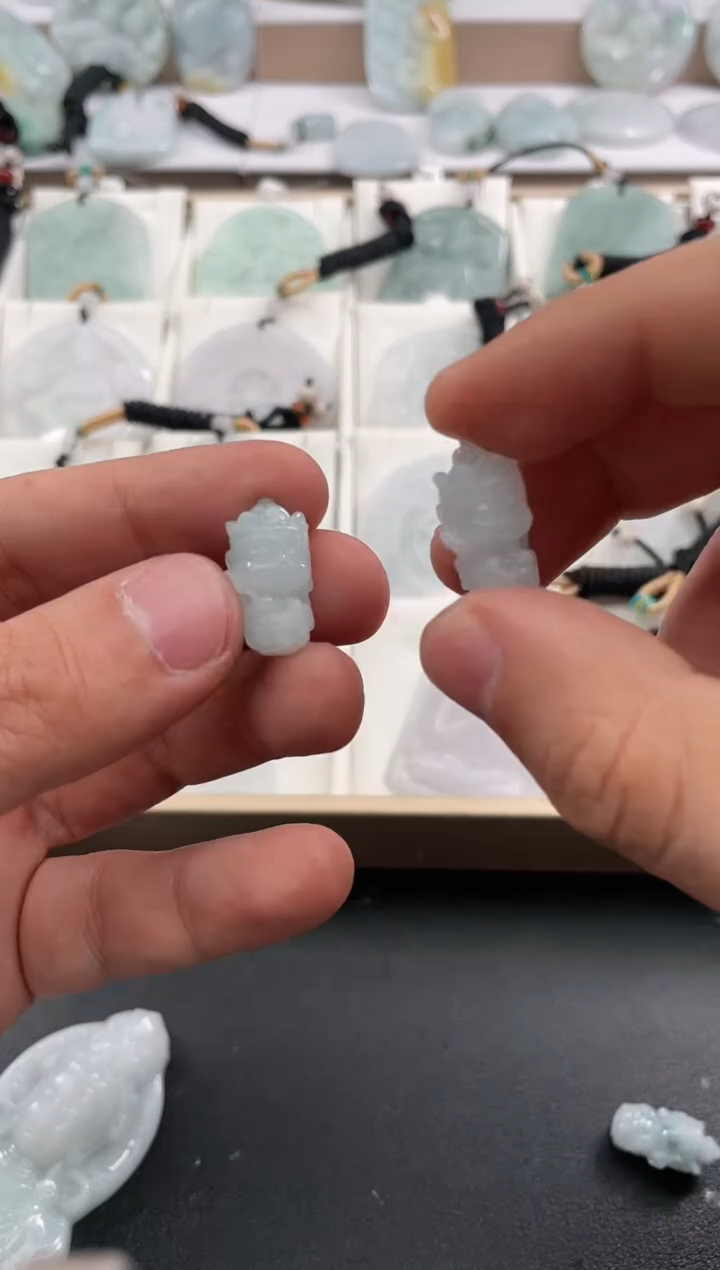 颈饰未镶嵌翡翠25/12/29/.202多样性发货，发其一