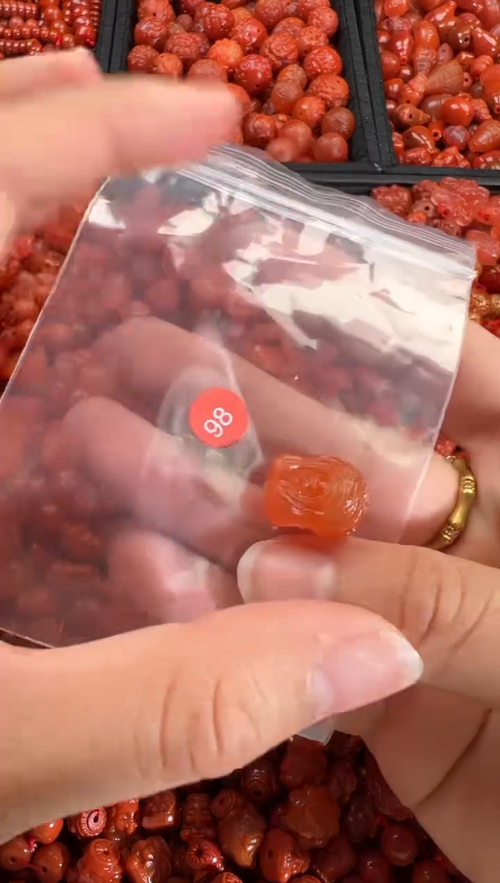 【闪购商品】南红玛瑙颈饰未镶嵌4