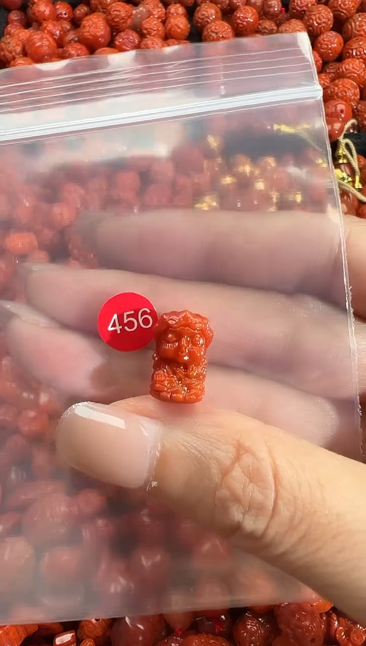 颈饰未镶嵌南红玛瑙1