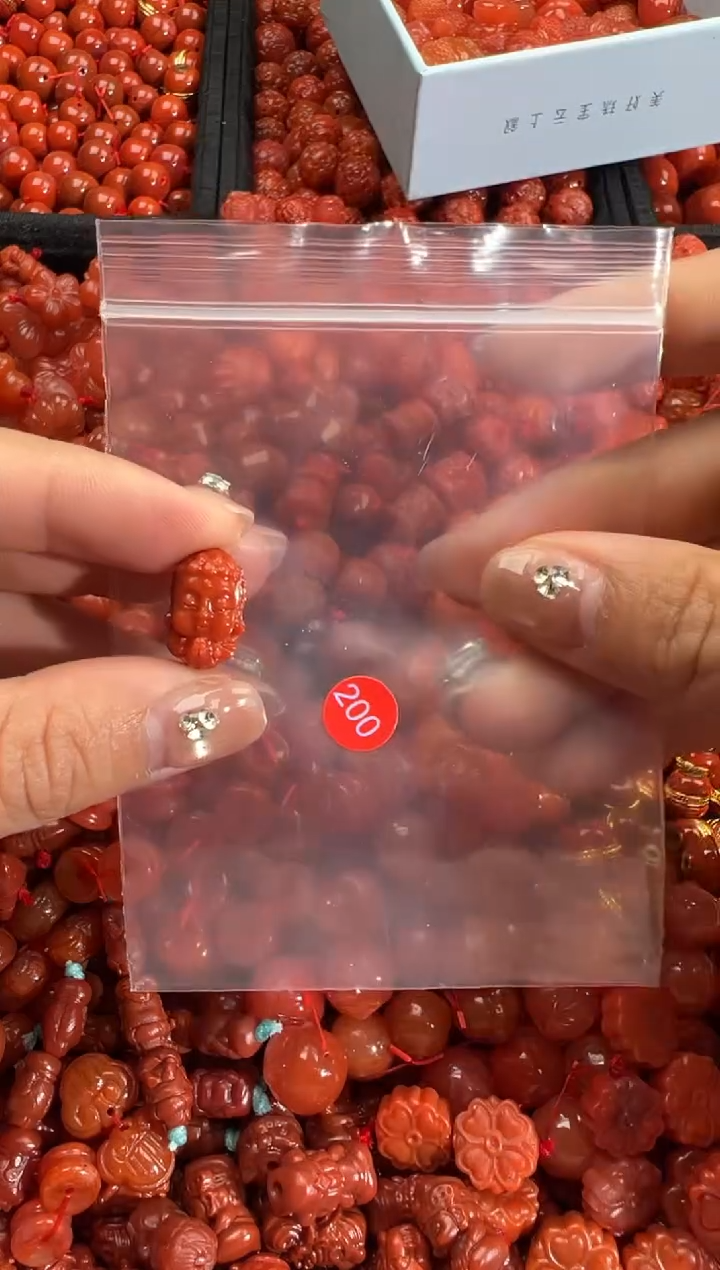 南红玛瑙合金颈饰2