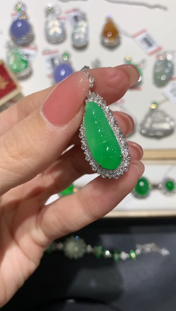 【闪购商品】翡翠吊坠(不含链)18K金镶嵌团购4