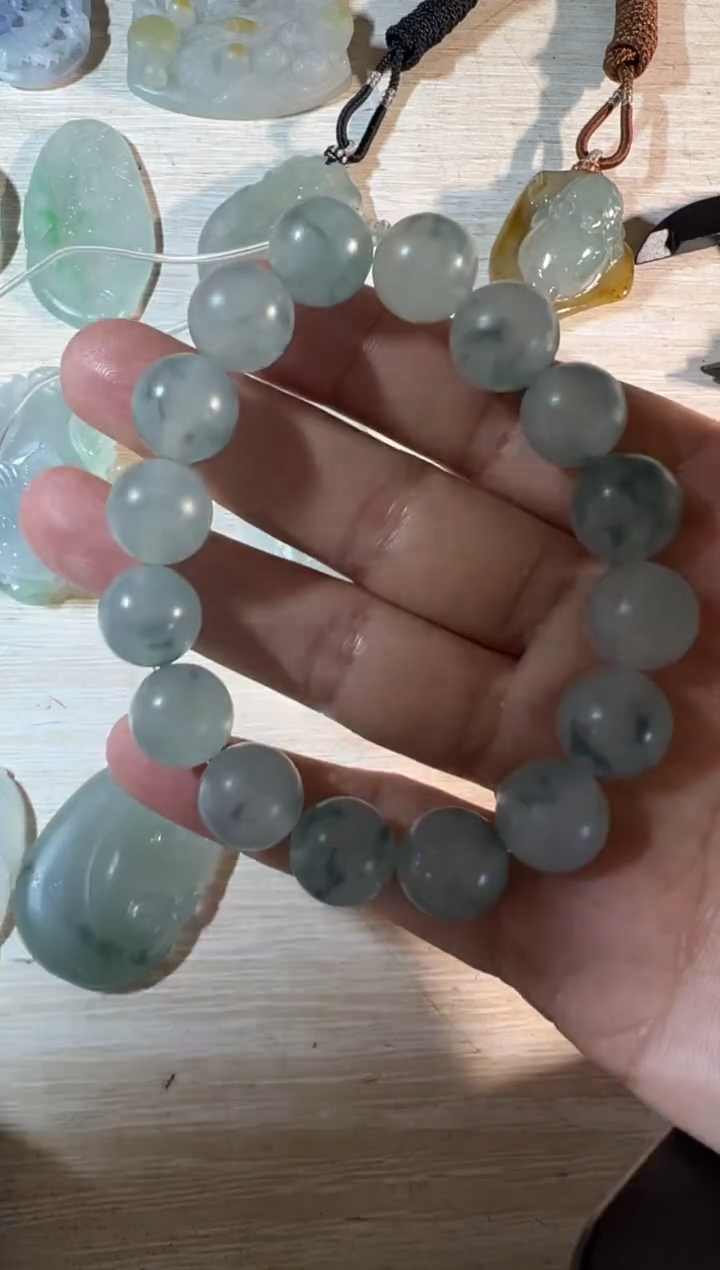 未镶嵌定制翡翠手串            