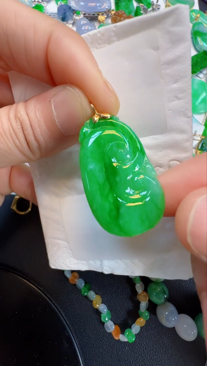 【闪购商品】翡翠吊坠(不含链)18K金镶嵌2980