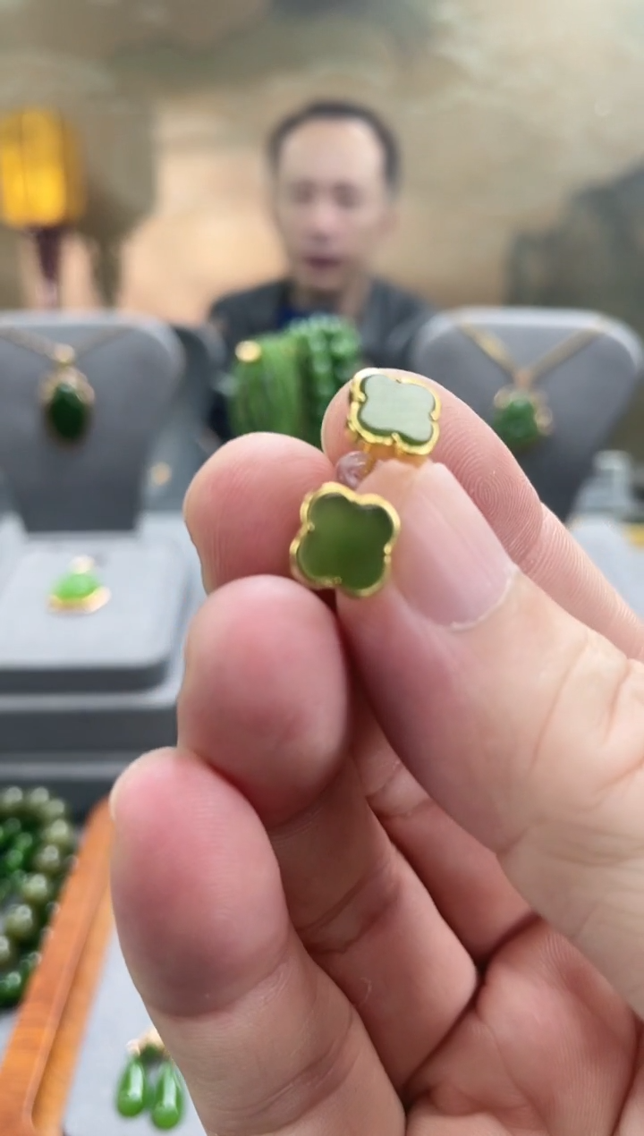 银S925镀金镶嵌和田玉耳饰银S925镀金镶嵌 和田玉 耳饰