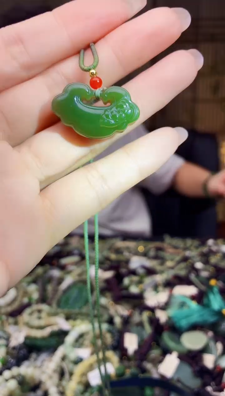 颈饰未镶嵌和田玉多样性发货，拍一发一