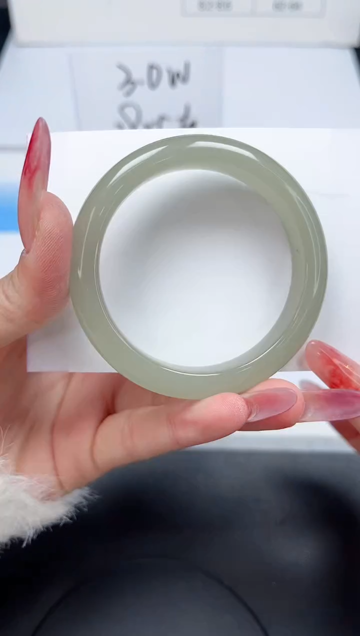 【闪购商品】石英质玉手镯未镶嵌104/50.2