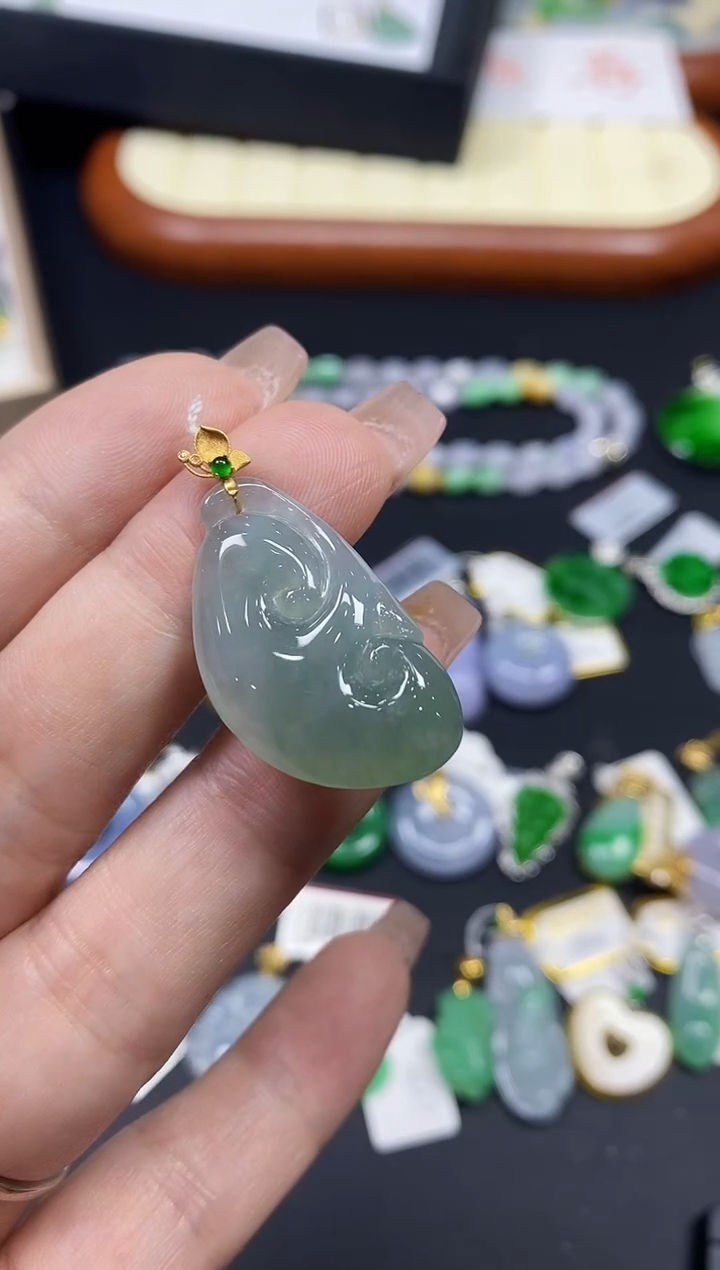 吊坠(不含链)18K金镶嵌翡翠如意18K金扣镶嵌@@CMTF212