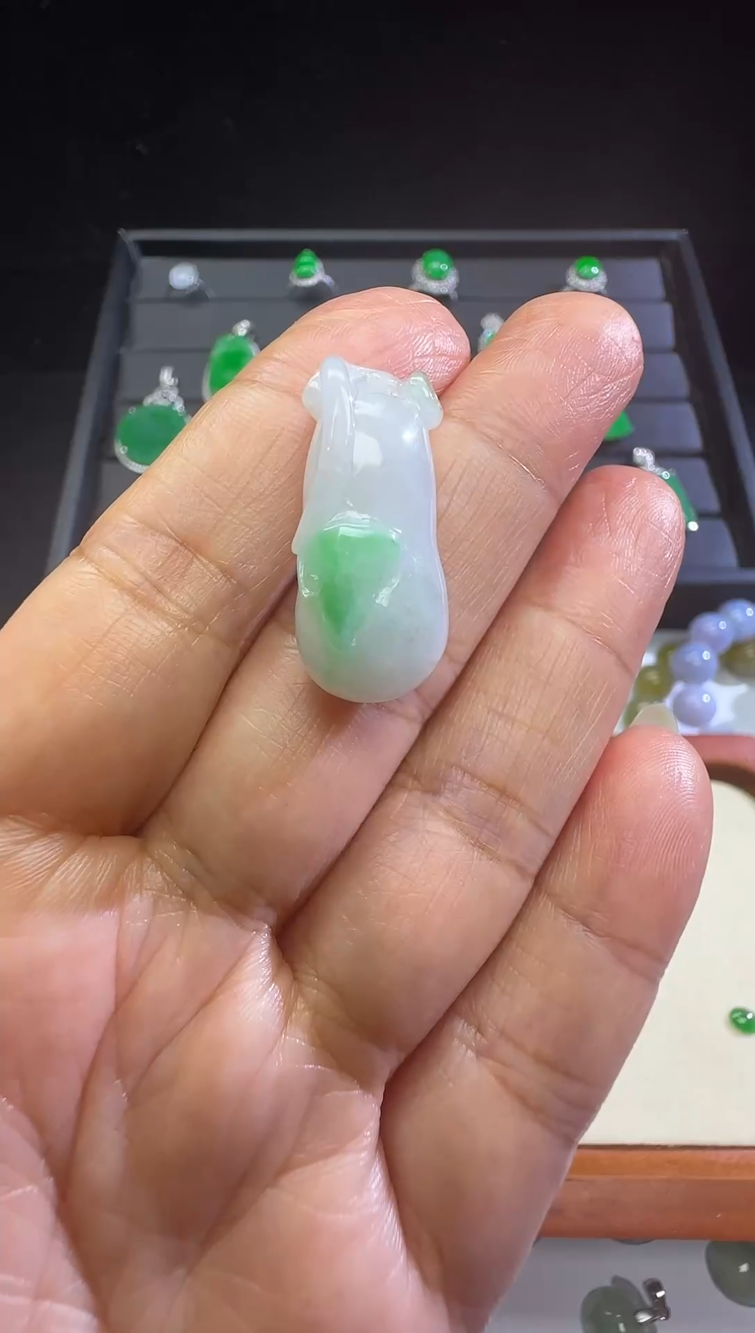 【闪购商品】翡翠吊坠(不含链)未镶嵌福瓜（有纹）