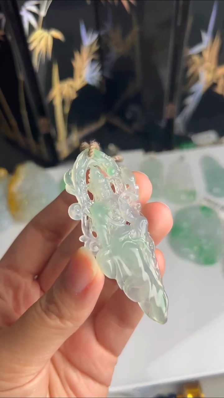翡翠未镶嵌颈饰JJD0330123