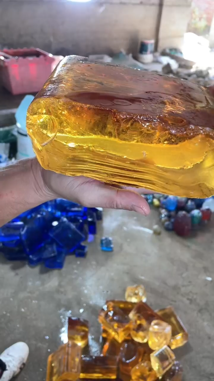 新疆五彩石原石摆件