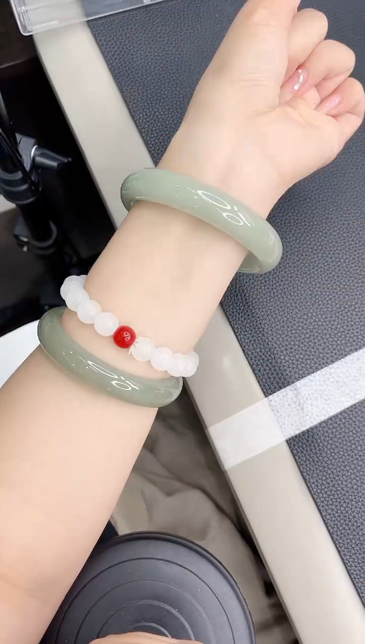 石英质玉手镯未镶嵌a71-62.6