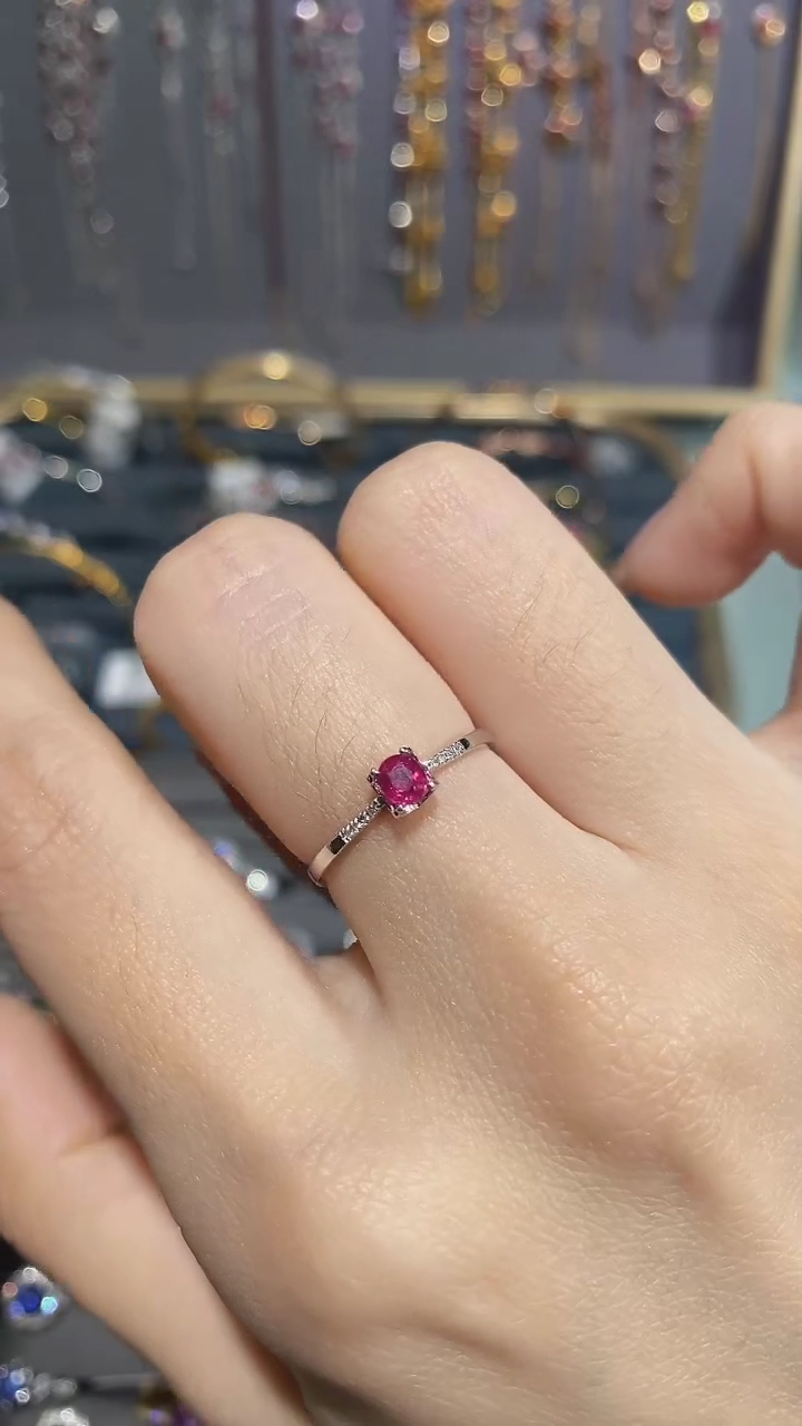【闪购商品】红宝石戒指18K金镶嵌戒指